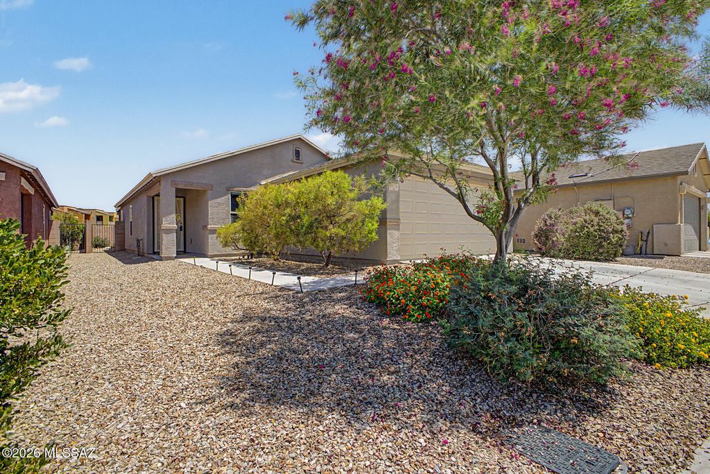 8675 E Seabury Court, Tucson, AZ 85710