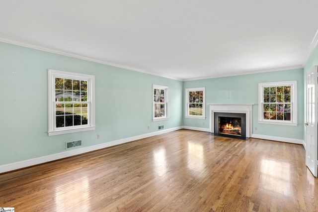 122 Lakecrest Drive, Greenville, SC 29609