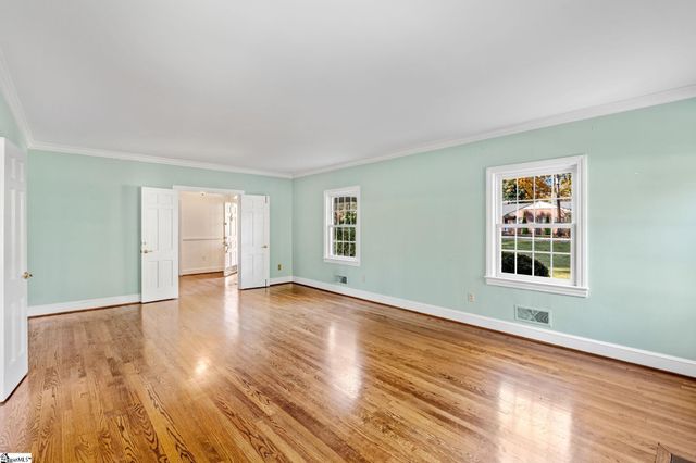 122 Lakecrest Drive, Greenville, SC 29609