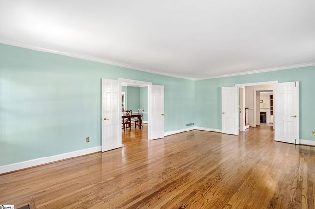 122 Lakecrest Drive, Greenville, SC 29609