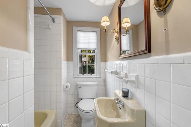 122 Lakecrest Drive, Greenville, SC 29609