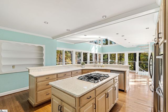 122 Lakecrest Drive, Greenville, SC 29609