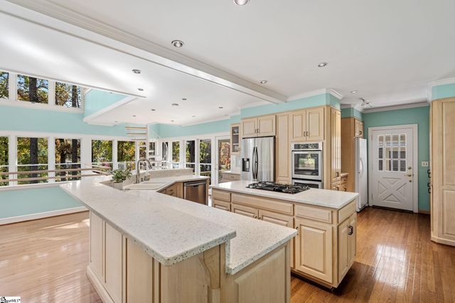 122 Lakecrest Drive, Greenville, SC 29609