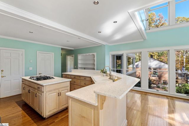 122 Lakecrest Drive, Greenville, SC 29609