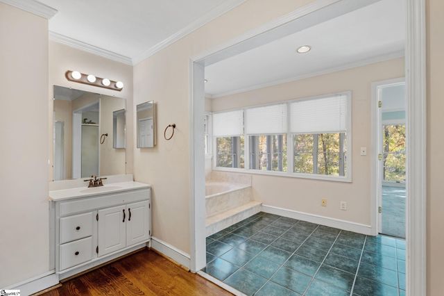 122 Lakecrest Drive, Greenville, SC 29609