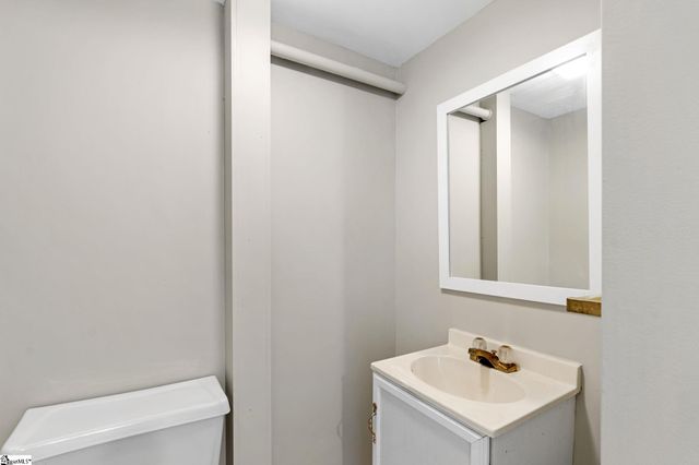 122 Lakecrest Drive, Greenville, SC 29609