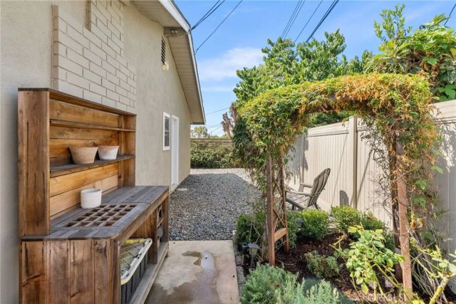 13831 Winthrope Street, North Tustin, CA 92705