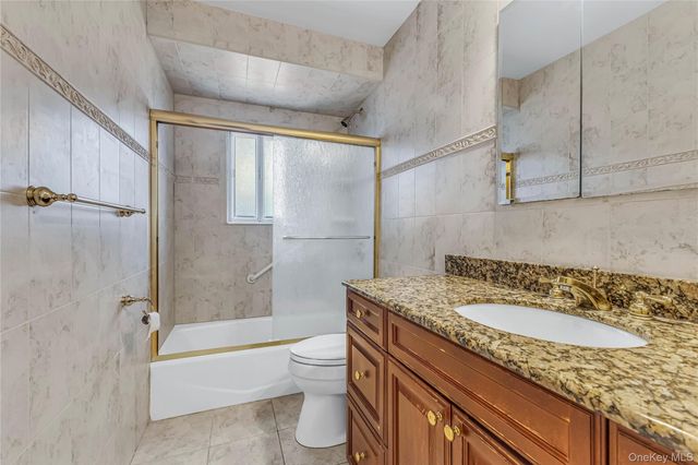 1501 Howell Road, Valley Stream, NY 11580