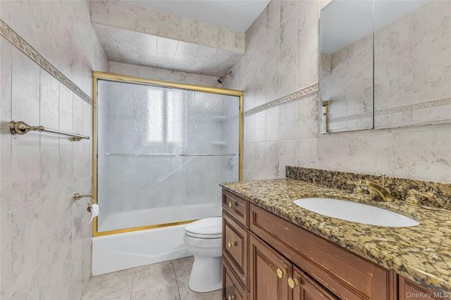 1501 Howell Road, Valley Stream, NY 11580