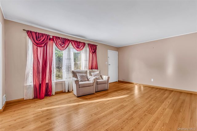 1501 Howell Road, Valley Stream, NY 11580