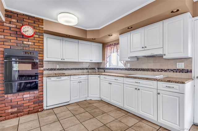 1501 Howell Road, Valley Stream, NY 11580