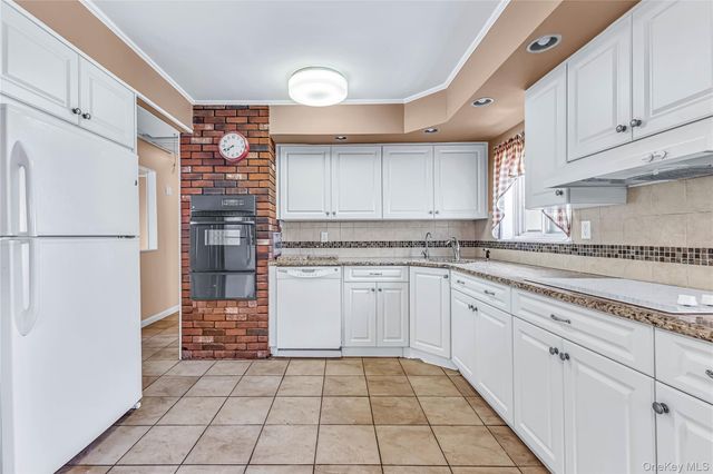 1501 Howell Road, Valley Stream, NY 11580