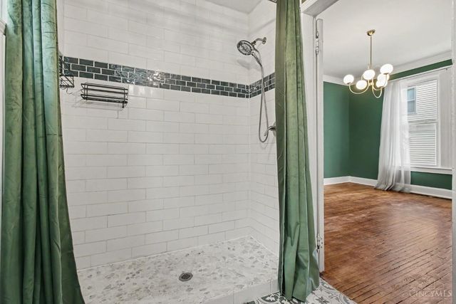 6735 Parkland Avenue, Cincinnati, OH 45233
