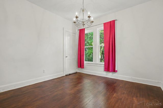 6735 Parkland Avenue, Cincinnati, OH 45233