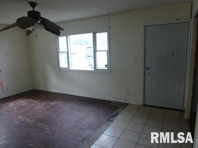 1932 E BLACK Avenue, Springfield, IL 62702