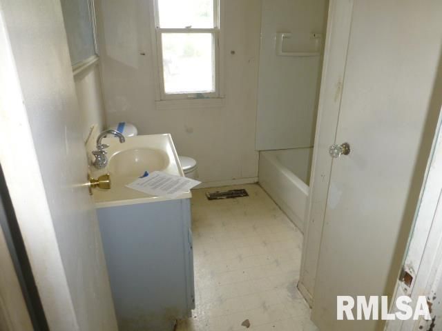 1932 E BLACK Avenue, Springfield, IL 62702