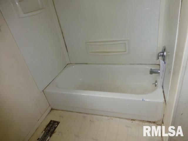 1932 E BLACK Avenue, Springfield, IL 62702