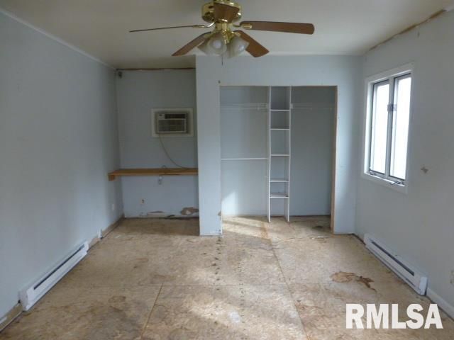 1932 E BLACK Avenue, Springfield, IL 62702