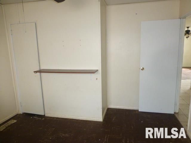 1932 E BLACK Avenue, Springfield, IL 62702