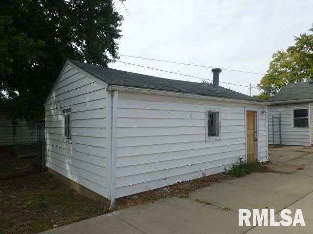 1932 E BLACK Avenue, Springfield, IL 62702