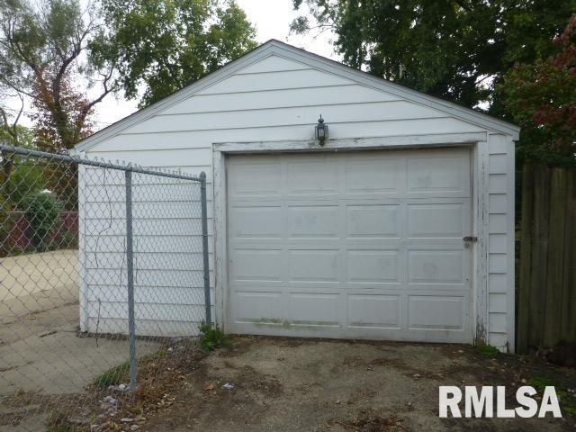 1932 E BLACK Avenue, Springfield, IL 62702