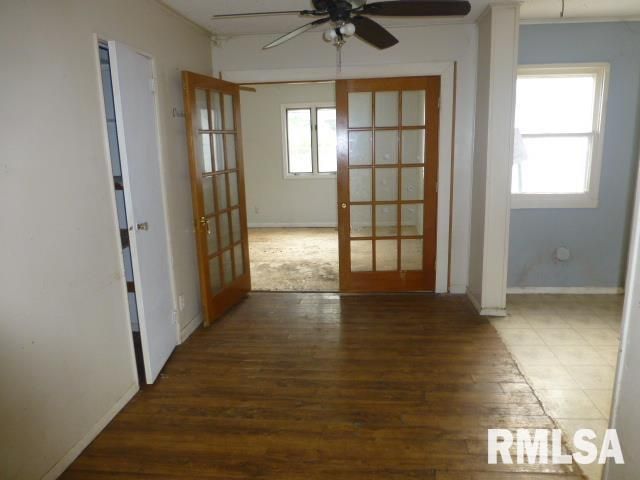 1932 E BLACK Avenue, Springfield, IL 62702