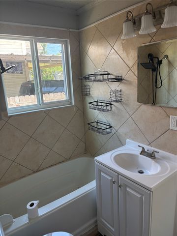 330 E Thompson Street, Jacksboro, TX 76458