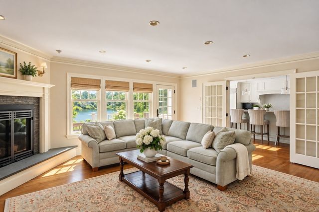 4 Dartmouth, Winchester, MA 01890