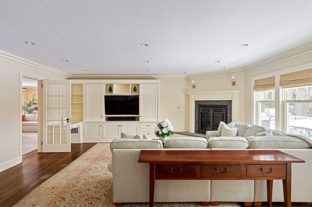 4 Dartmouth, Winchester, MA 01890