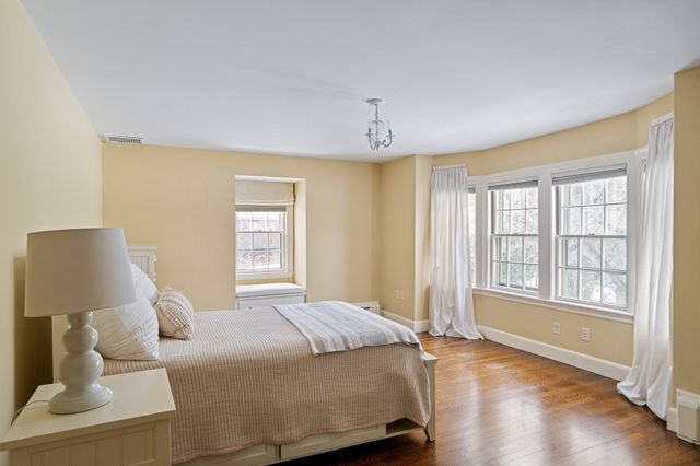 4 Dartmouth, Winchester, MA 01890