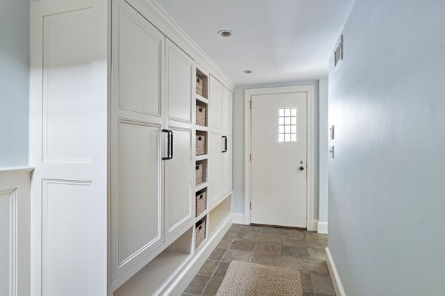 4 Dartmouth, Winchester, MA 01890