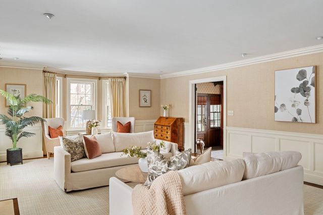 4 Dartmouth, Winchester, MA 01890