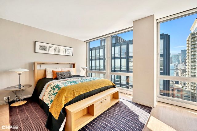 880 N Lake Shore Drive 25H, Chicago, IL 60611