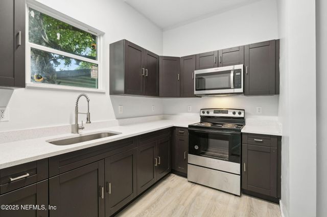 2010 N MAIN ST Street, Jacksonville, FL 32206