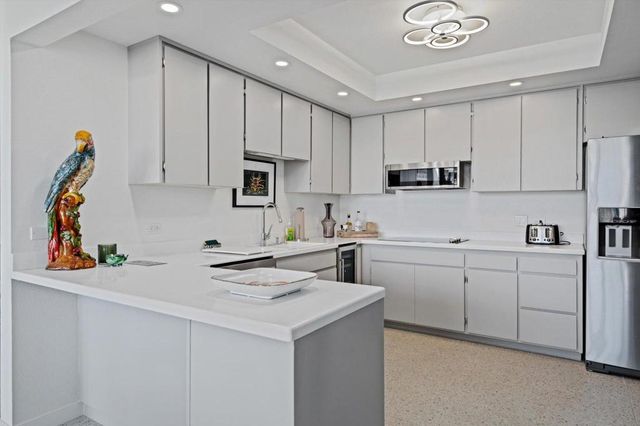 899 Island Drive 304, Rancho Mirage, CA 92270