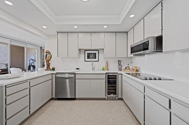 899 Island Drive 304, Rancho Mirage, CA 92270