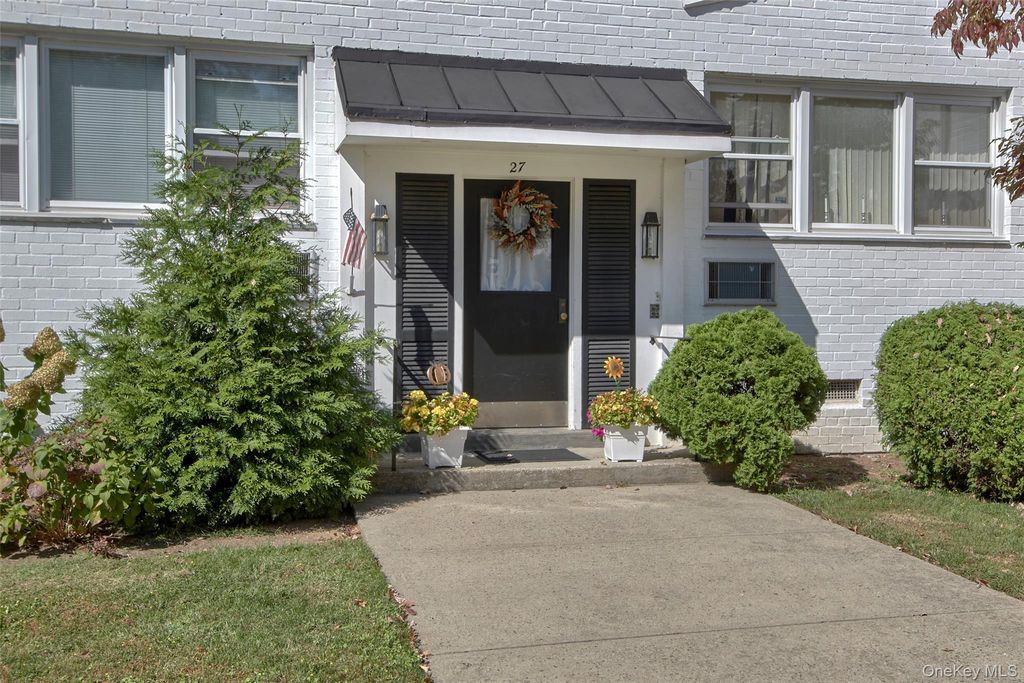 27 Avon Circle C, Rye Brook, NY 10573