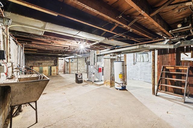 892 W Forest Avenue, Muskegon, MI 49441