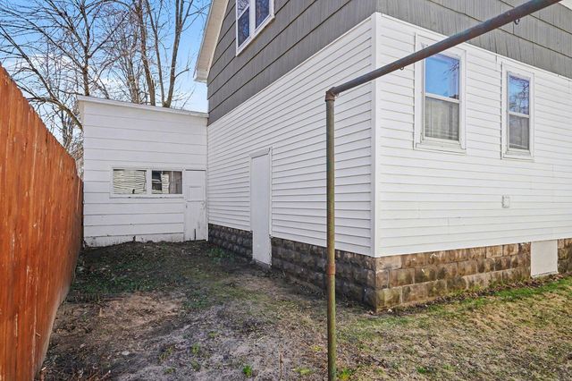 892 W Forest Avenue, Muskegon, MI 49441