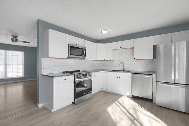 381 Chatterly Lane, Columbus, OH 43207