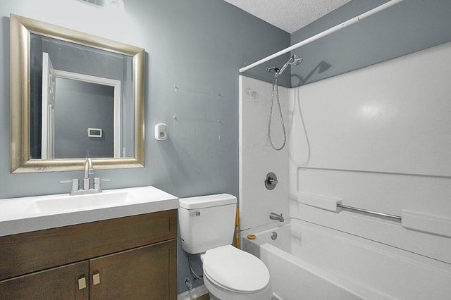 381 Chatterly Lane, Columbus, OH 43207