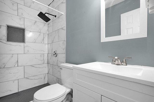 381 Chatterly Lane, Columbus, OH 43207