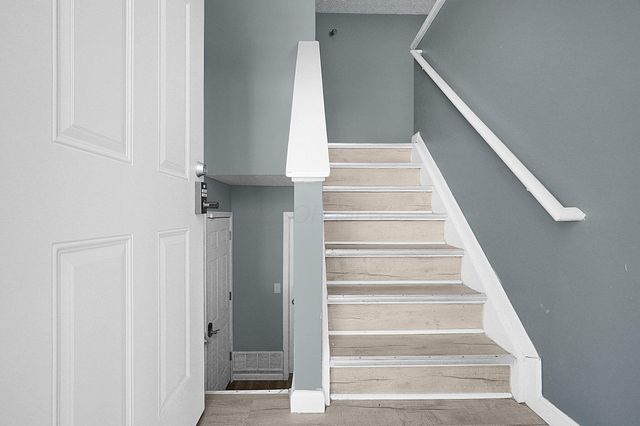 381 Chatterly Lane, Columbus, OH 43207