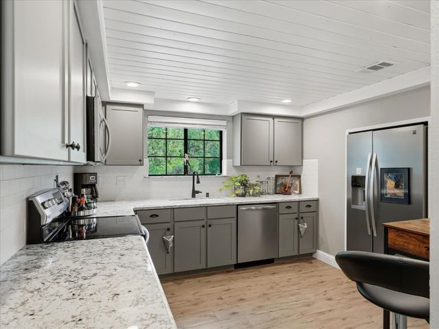 40518 Saddleback Road, Bass Lake, CA 93604