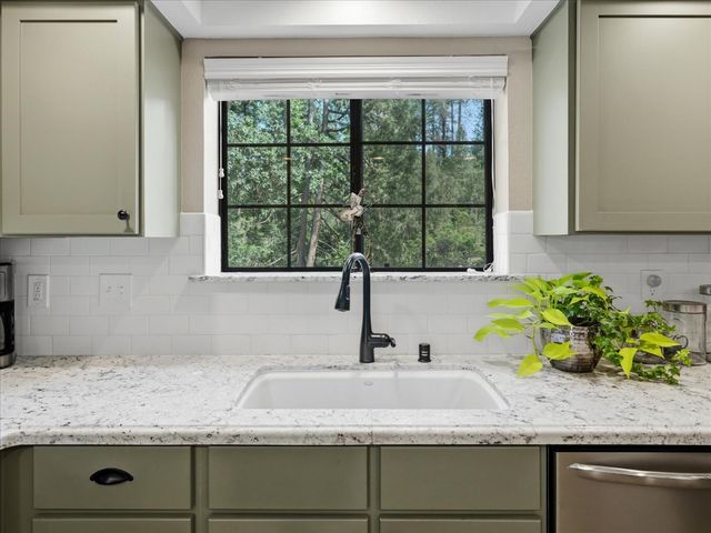 40518 Saddleback Road, Bass Lake, CA 93604