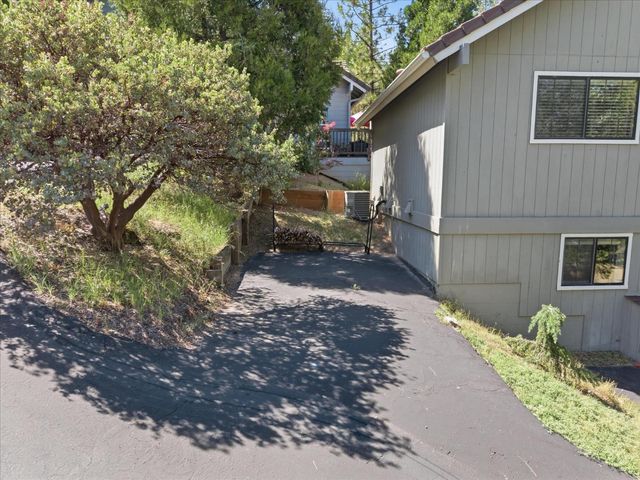 40518 Saddleback Road, Bass Lake, CA 93604