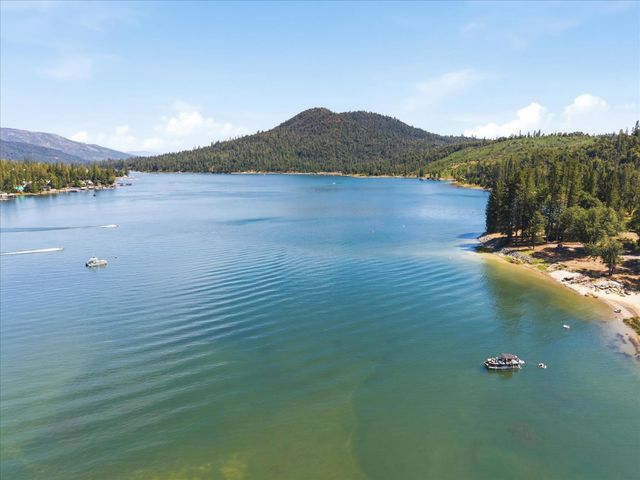 40518 Saddleback Road, Bass Lake, CA 93604