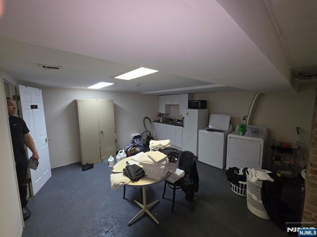 6-8 Thorne Street, Jersey City, NJ 07307