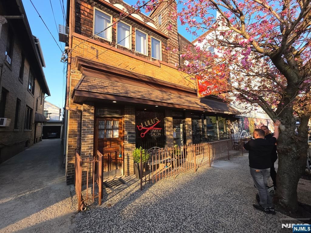 6-8 Thorne Street, Jersey City, NJ 07307
