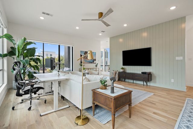 1006 Mobile Street, Dallas, TX 75208